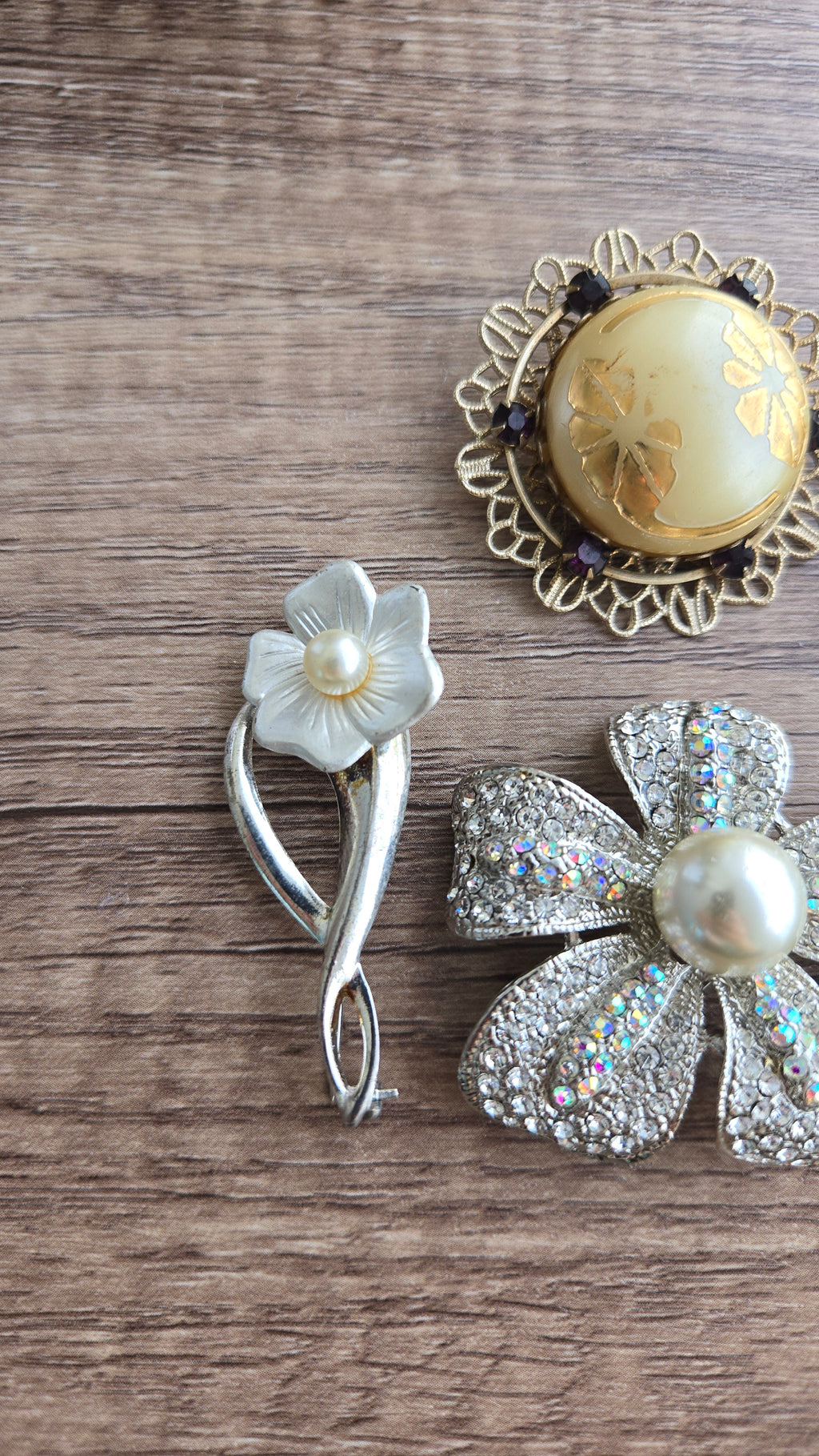 Brooch lot Vintage Six Item Brooch Lot